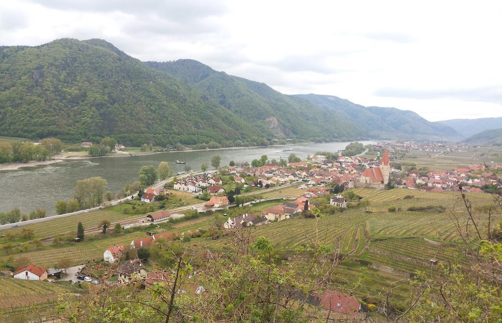 Donauwirt - Hotel Garni Weissenkirchen in der Wachau Exterior photo